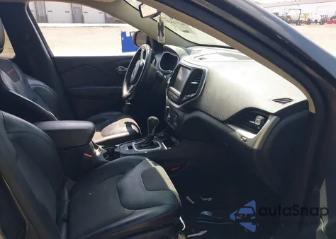 2016 Jeep Cherokee Trailhawk из США, поврежденный, VIN 1C4PJMBB5GW143518